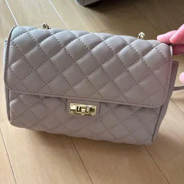 퀼트 체인 숄더