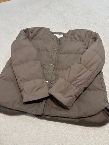 오파크 클립 뮬러 다운 노카라