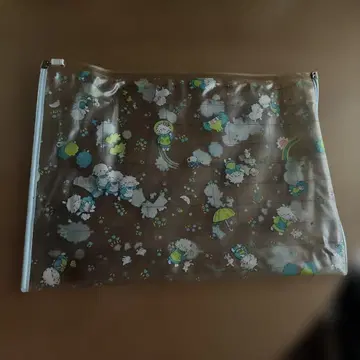 [한정 가격] 산리오 타이니 포엠 빅 비닐 파우치 바람의 아이 삿짱