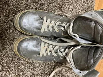 그레이 하이컷 스니커즈