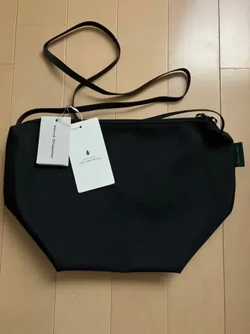 [ 새상품, 미사용 ] 에르베샤 펠리에 빅 포쉐트 그린 라벨 별주 블랙