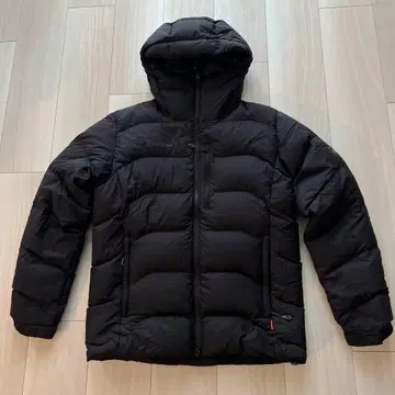 MAMMUT 블랙 다운 자켓 S 새상품급 중고