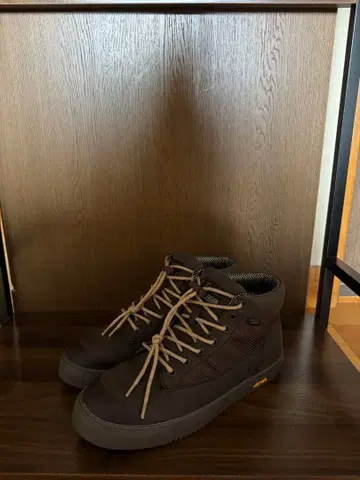 DANNER GLACHER 그레이시아