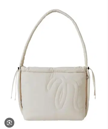 naptime 아이보리 퀼팅 숄더백