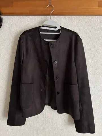 Mila Owen 패치 포켓 컴팩트 스웨이드 자켓