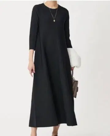 PLST 플라스테 극미품 홀 가먼트 A라인 원피스 블랙