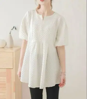 [ 새상품급 ] 자카드 페플럼 블라우스