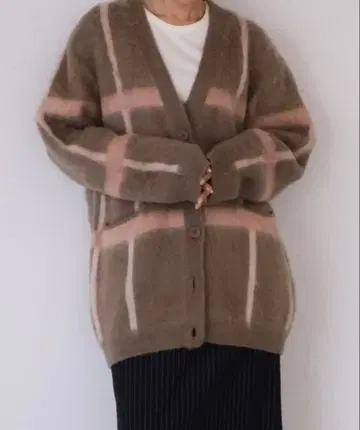 AKTE 체크 무늬 가디건