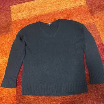Theory 블랙 V넥 니트 S 캐시미어 100%