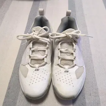 YONEX 106 테니스화 화이트