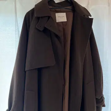 프릭스 스토어 다크 브라운 롱 코트