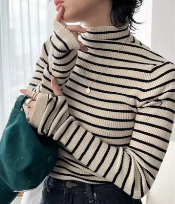 하이넥 리브 니트 손가락 디자인 베이지 블랙 스트라이프
