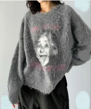 새상품 클래식 엘프 인물 모티브 기모 샤기 소재 니트