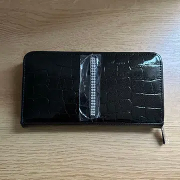 미사용 새상품 에나멜 장지갑 블랙