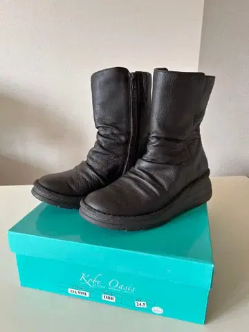 Keke Oasis 부츠 다크 브라운 24.5cm