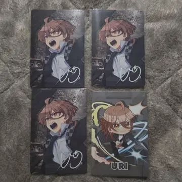 컬러풀 피치 유리 트레이딩 카드 전시회 뮤지엄 카라피치