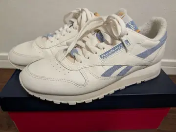 리복 화이트/블루 스니커즈 클래식 레더