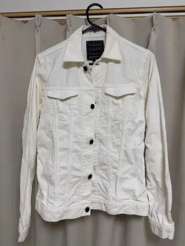 KURO 화이트 데님 자켓