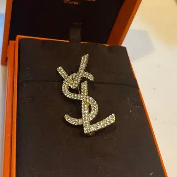 크리스탈 로고 브로치 골드