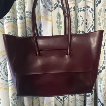 버건디 가죽 토트백 소가죽