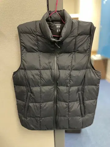 유니클로 퍼프테크 베스트 L 블랙