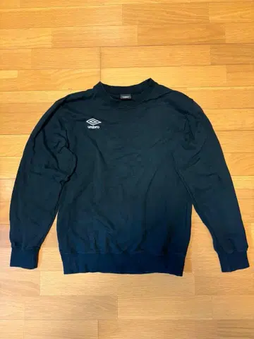 [ 가격 인하 협상 가능 ] Umbro 블랙 트레이닝복 M 사이즈