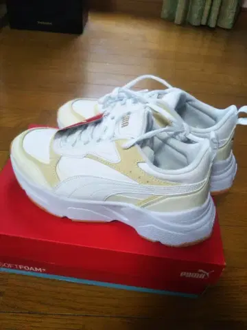 PUMA 통굽 SOFTFOAM+ 스니커즈 화이트/베이지