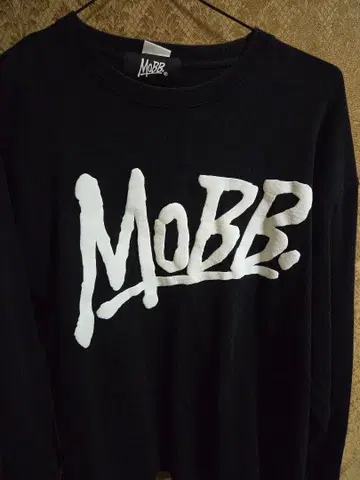 MoBB. 블랙 긴팔 트레이닝복