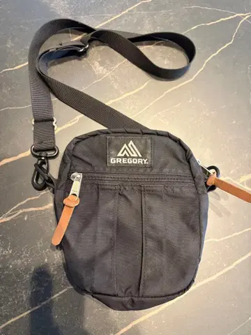 GREGORY 블랙 숄더백 M