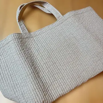 비오는날 리스타트 카페 베이지