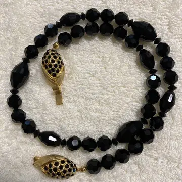 블랙 비즈 롱 목걸이 피쉬 클래스프