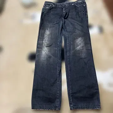 DSQUARED2 데미지 데님 48 스터드