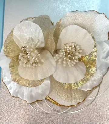 [ 새상품급 ] 성인식 사전 촬영 결혼식 머리 장식 화이트 골드 꽃