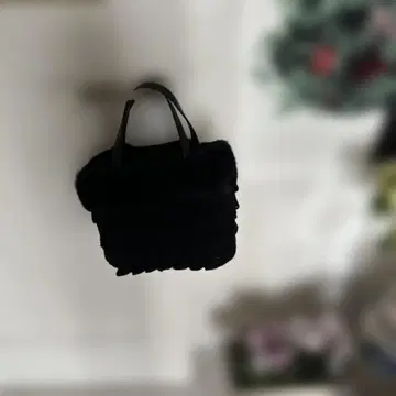 사에라 젤 퍼&니트 블랙 핸드백 히스 크로네 포테치노