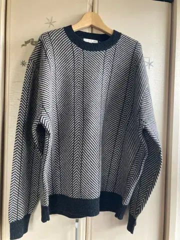 UNIQLO and JW ANDERSON 라무 크루넥 스웨터