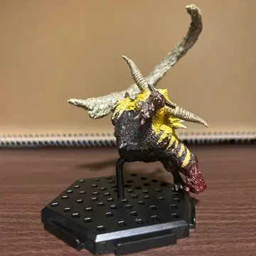 몬헌 피규어 라잔