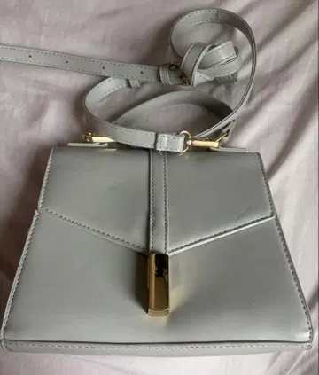 그레이 숄더백 합성 피혁