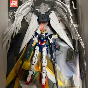 [완성품] RG 윙건담 제로 EW 액션 베이스 포함