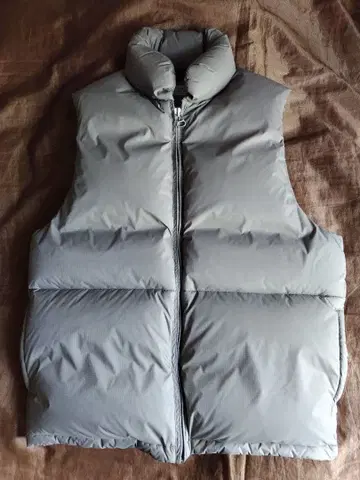 사이즈 L 언라이클리 심플 다운 베스트 베이지