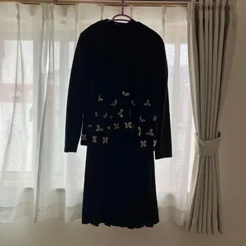 Lancel 블랙 자수 나비 스커트 셋업