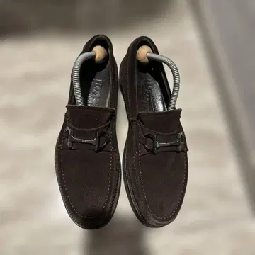 페라가모 가죽 신발