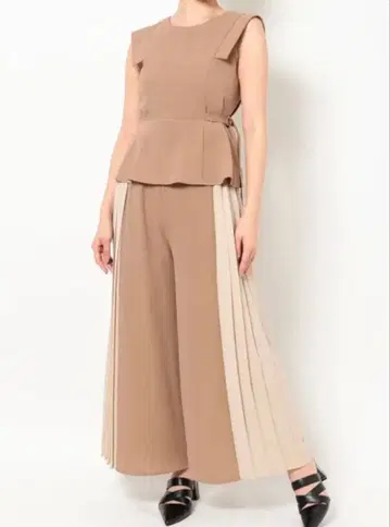 [ MURUA ] 페플럼 상의 x 팬츠 셋업 튤 새상품급