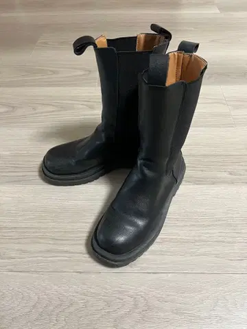 블랙 가죽 사이드 고어 부츠