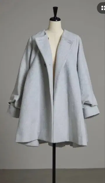 [새상품] &.NOSTALGIA 노스탤지어 울 혼방 플레어 코트 A라인