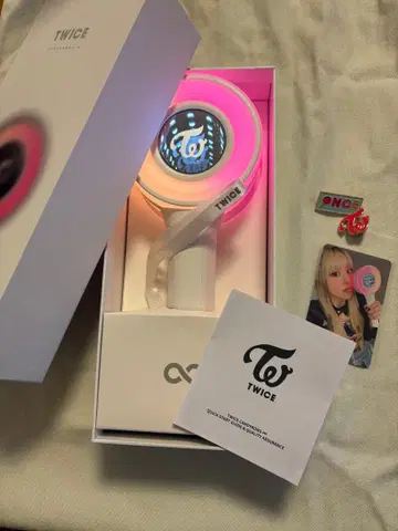 TWICE 응원봉 핀배치 2개 트레이딩 카드 1장 포함