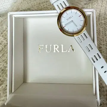 [ FURLA ] 화이트 시계 박스 포함 고장났습니다