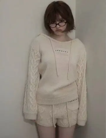 ANDMARY Mou loose knit set up 아이보리