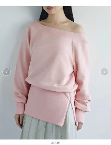 CODE A 오프숄더 맨투맨