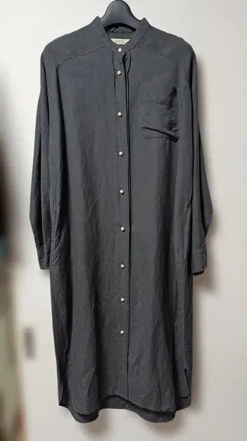 [ 새상품 ] BLANC basque 다크 그레이 버튼 달린 셔츠 원피스