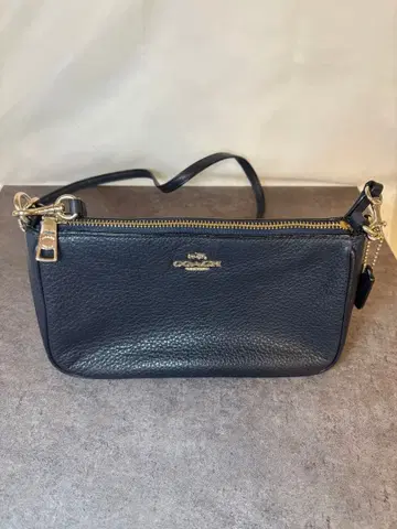 네이비 가죽 숄더백